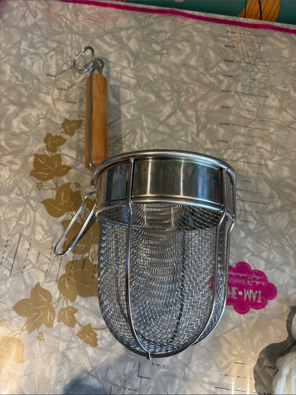New Stainless Steel Handheld Mesh Strainer with Wooden Handle - Silver